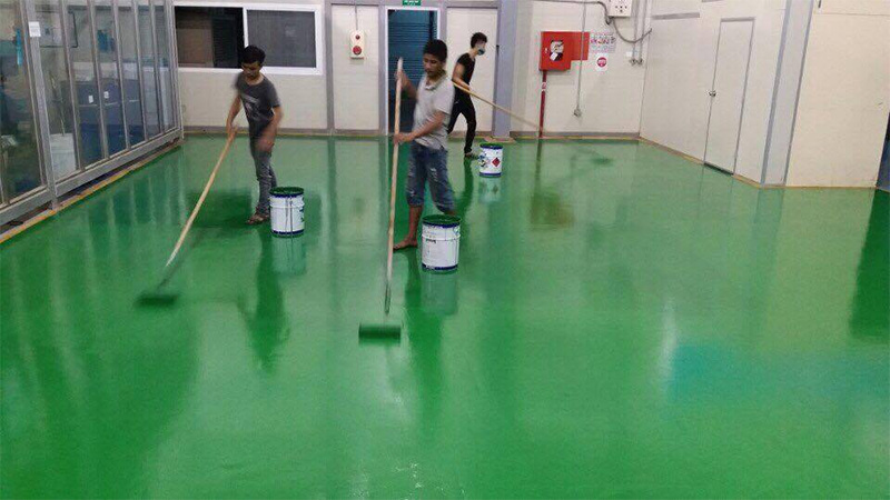 Sơn Epoxy: Giải Pháp Sàn Công Nghiệp Chống Hóa Chất, Thi Công 2025 4 Đánh Giá Chuyên Sâu về Các Loại Sơn Epoxy và Tiêu Chí Lựa Chọn (Phân tích chi tiết các dòng sơn epoxy phổ biến trên thị trường, so sánh ưu nhược điểm, và cung cấp hướng dẫn lựa chọn sơn epoxy phù hợp với từng mục đích sử dụng, dựa trên các tiêu chí kỹ thuật và hiệu suất.)