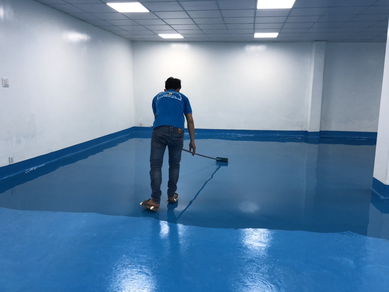 Sơn Epoxy Tự Phẳng 2025: Báo Giá, Thi Công, Loại Nào Tốt Nhất? 2 son7epoxy tu san phang binh dinh
